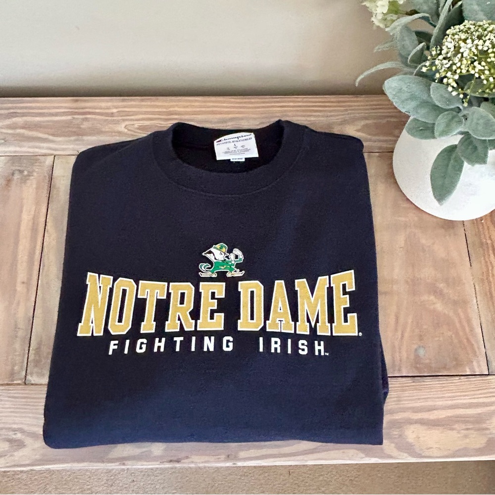 Notre Dame Vintage Champion Navy Sweatshirt ☘️